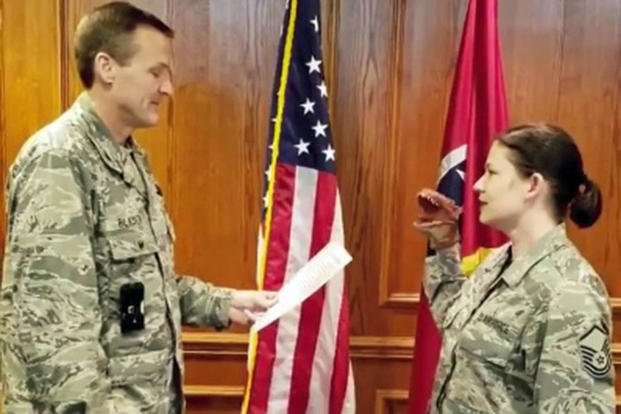 dinosaur-hand-puppet-900